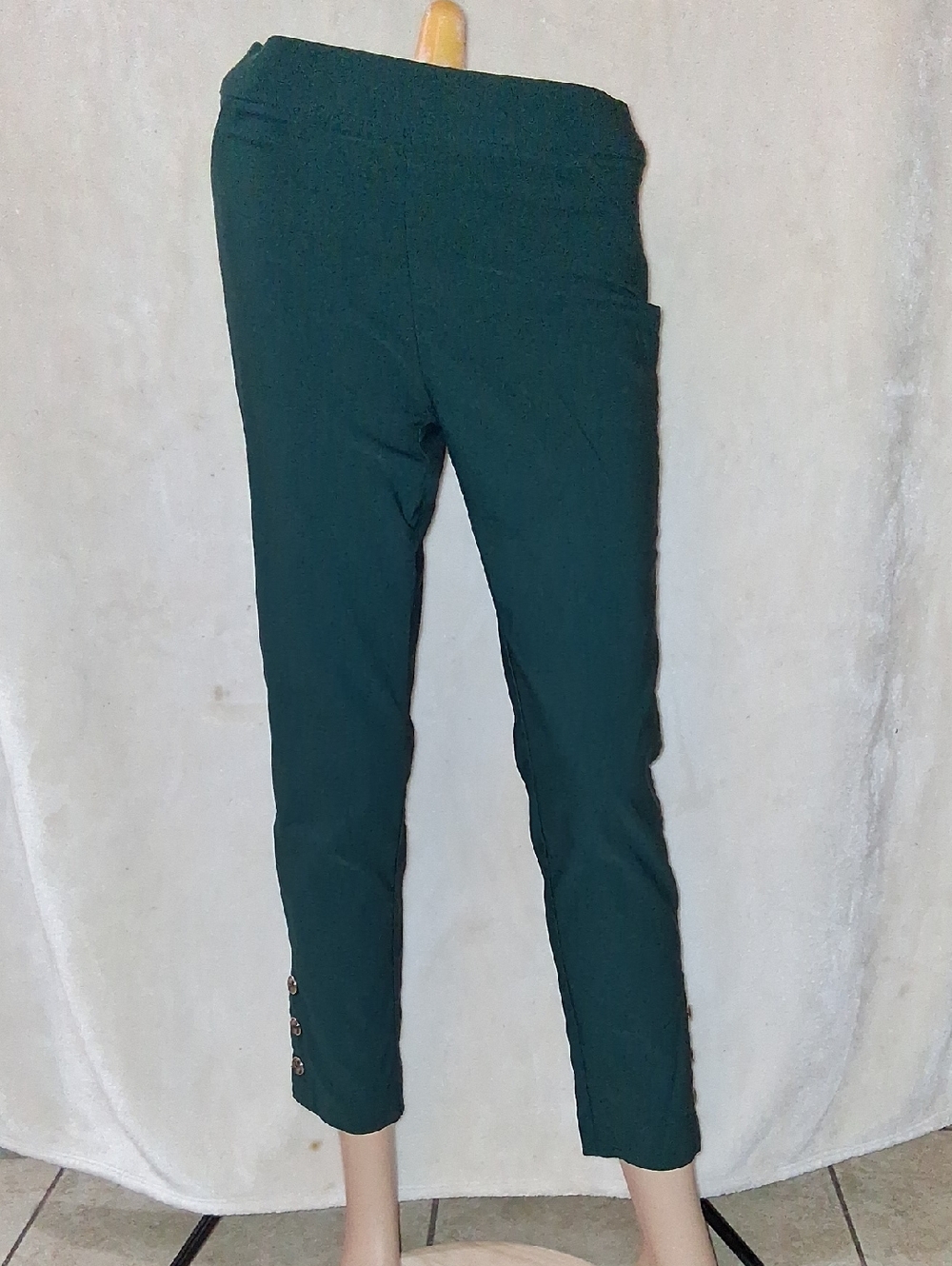 Roz & Ali Forest Green Stretch Ankle Pants with Hem Buttons